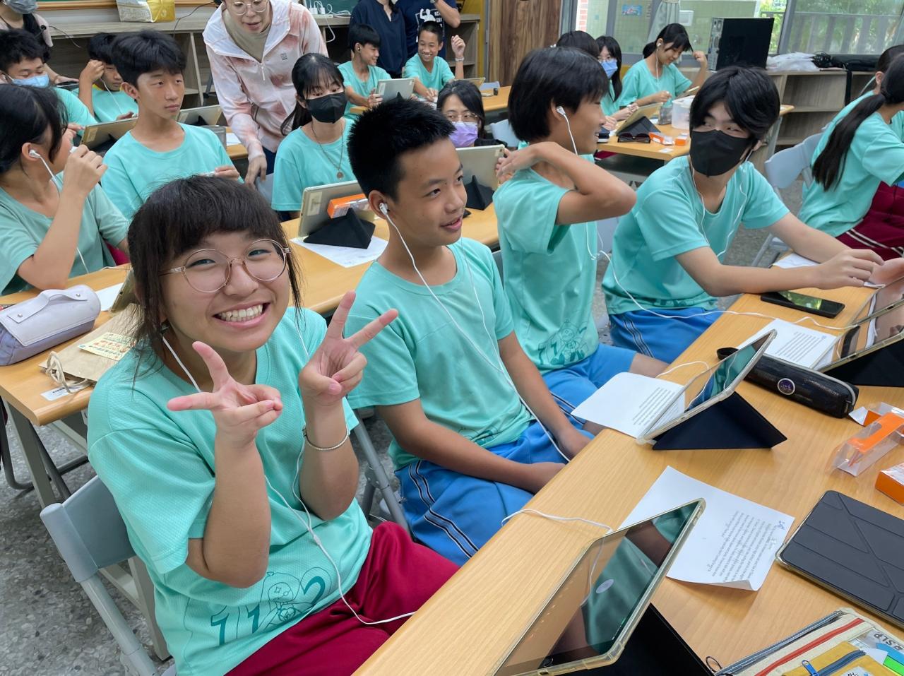 https://schoolweb4.tn.edu.tw/~wsjh_web/uploads/tadgallery/2024_11_14/616_LINE_ALBUM_台日線上交流_241114_5.jpg 113.11.14台日線上交流