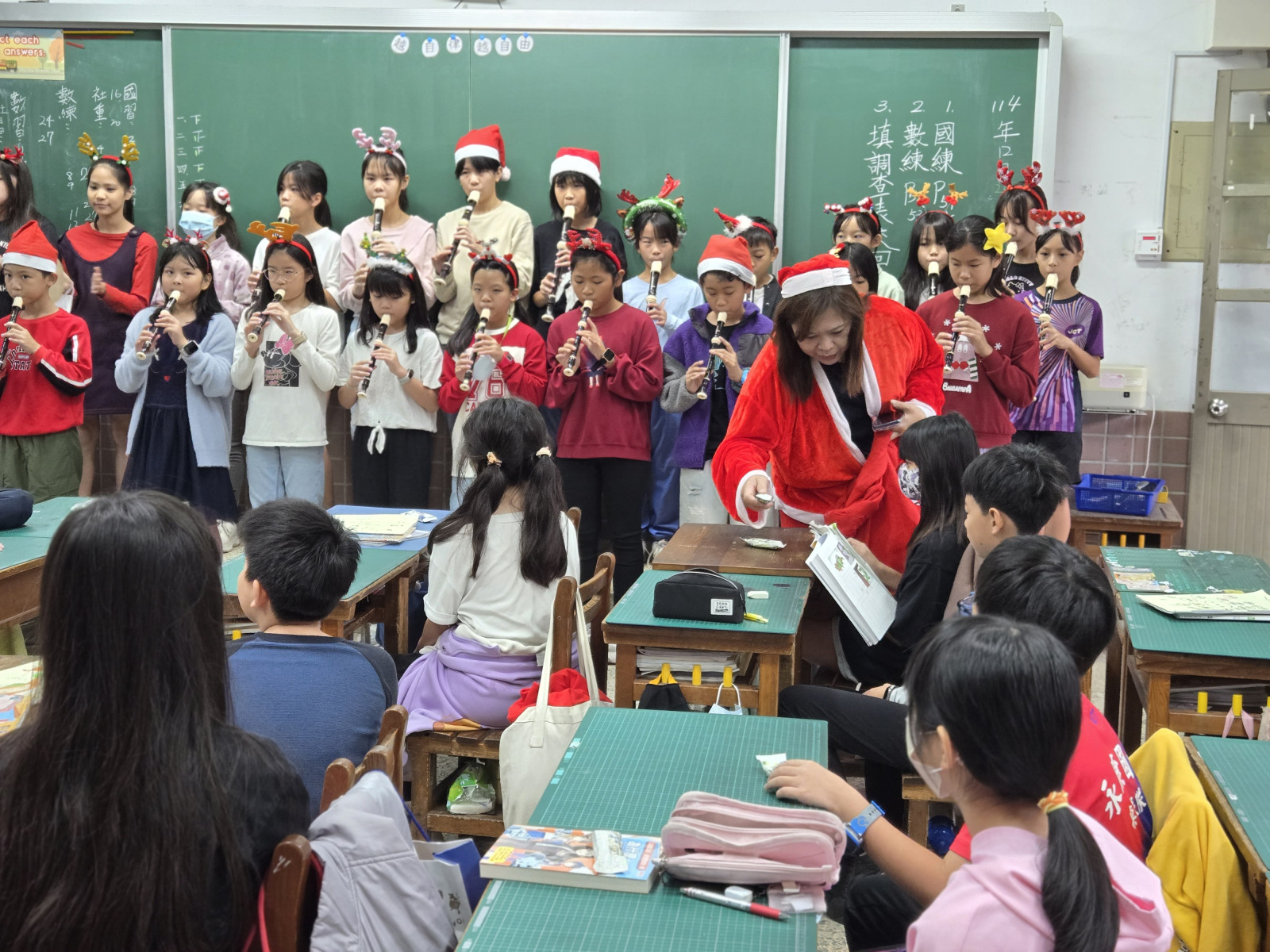 https://schoolweb4.tn.edu.tw/~ykes_test/uploads/tadgallery/2025_12_24/3429_20251224_081022.jpg 