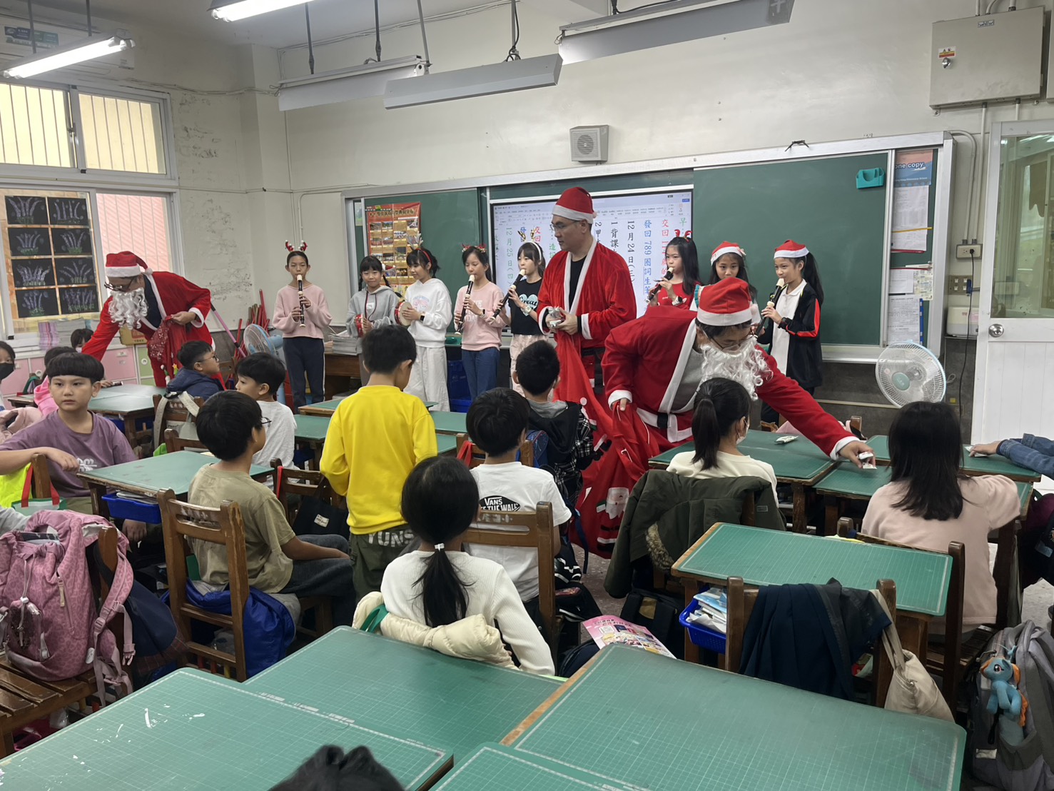 https://schoolweb4.tn.edu.tw/~ykes_test/uploads/tadgallery/2026_01_02/3438_S__55132253_0.jpg 