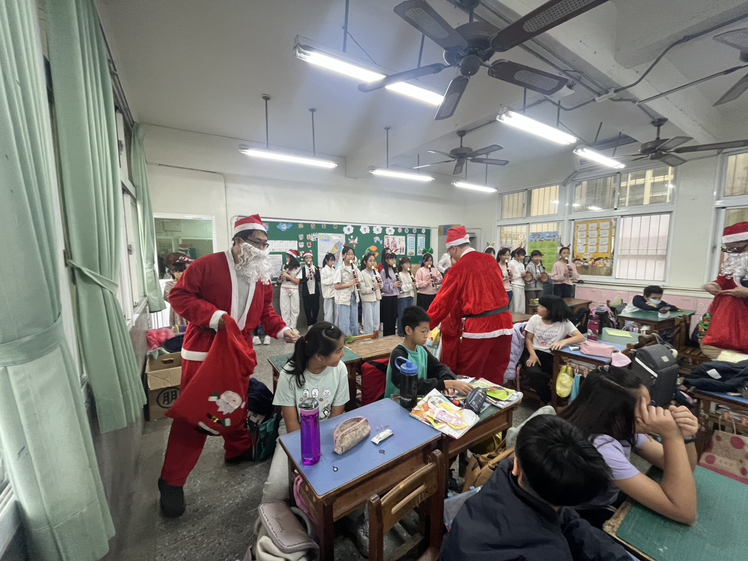 https://schoolweb4.tn.edu.tw/~ykes_test/uploads/tadgallery/2026_01_02/3441_S__55132258_0.jpg 